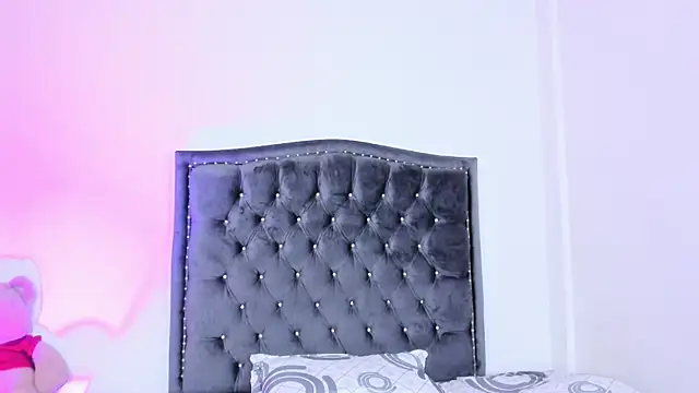 Snapshot of Alisson_carde01 chatting on 1, 8, 2026 Alisson carde01 online show from 1, 8, 2026