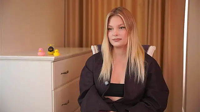 KoriHeeney online show from 5, 8, 2026