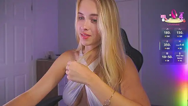 Snapshot of DanikaDillan chatting on 3, 3, 2025 DanikaDillan online show from 3, 3, 2025