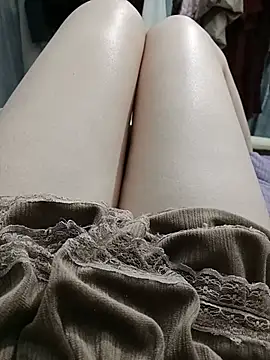 Snapshot of Truc_miu5 chatting on 4, 8, 2026 Truc miu5 online show from 4, 8, 2026