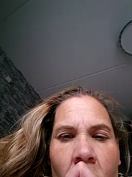 Snapshot of JoyceAndFriends chatting on 2, 8, 2026 JoyceAndFriends online show from 2, 8, 2026