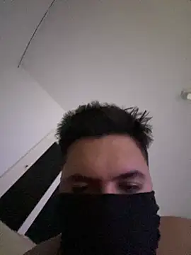 Zbear18 online show from 4, 8, 2026
