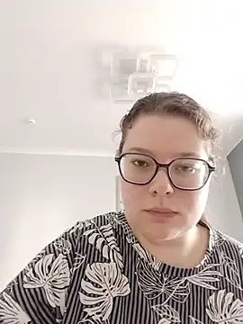 JulieTailor online show from 9, 8, 2026