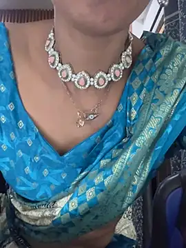 Snapshot of saxpooja chatting on 7, 8, 2026 saxpooja online show from 7, 8, 2026