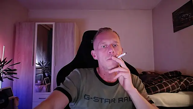 slaveboy2016xh online show from 10, 9, 2025