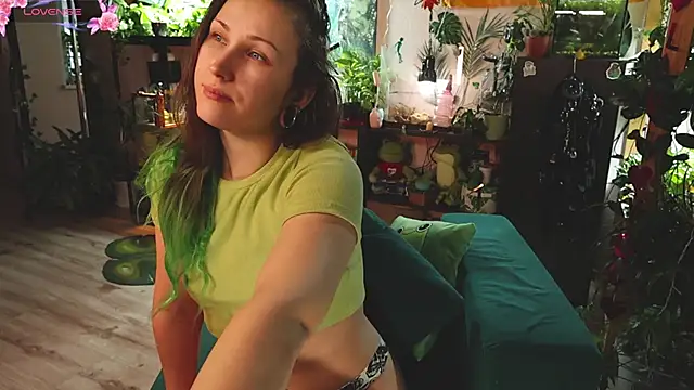 Snapshot of Dead_Butterfly chatting on 30, 10, 2025 Dead Butterfly online show from 30, 10, 2025