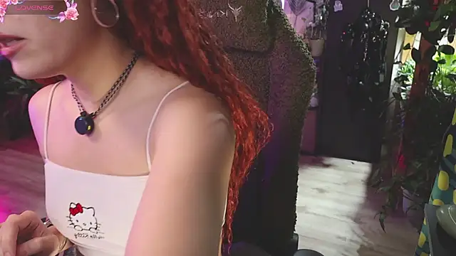 Snapshot of Dead_Butterfly chatting on 15, 11, 2025 Dead Butterfly online show from 15, 11, 2025