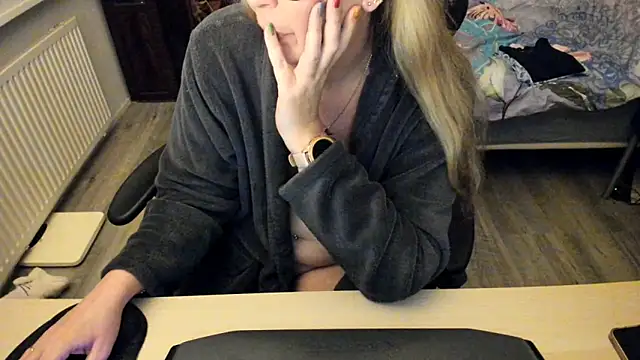 minoesje37 online show from 19, 1, 2025