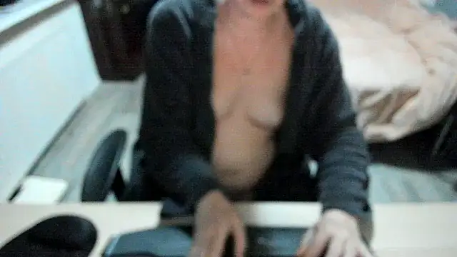 minoesje37 online show from 26, 2, 2025