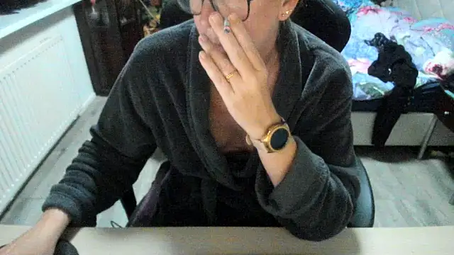 minoesje37 online show from 9, 11, 2025