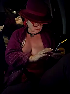 Snapshot of MucMilf59 chatting on 4, 11, 2025 MucMilf59 online show from 4, 11, 2025