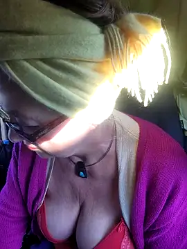 Snapshot of MucMilf59 chatting on 2, 12, 2025 MucMilf59 online show from 2, 12, 2025