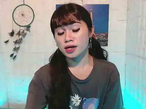 Snapshot of urasian_shirley21 chatting on 23, 4, 2026 urasian shirley21 online show from 23, 4, 2026
