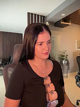 Snapshot of Carolina_Novoa chatting on 3, 11, 2025 Carolina Novoa online show from 3, 11, 2025