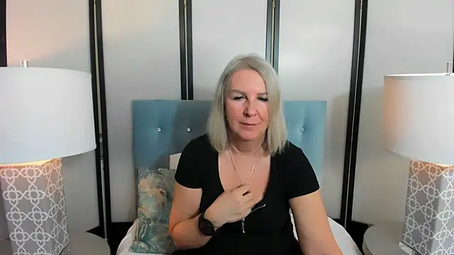 Snapshot of EricaTop chatting on 1, 2, 2025 EricaTop online show from 1, 2, 2025