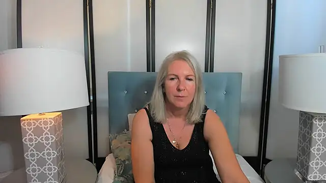 Snapshot of EricaTop chatting on 8, 9, 2025 EricaTop online show from 8, 9, 2025