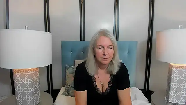 Snapshot of EricaTop chatting on 6, 10, 2025 EricaTop online show from 6, 10, 2025