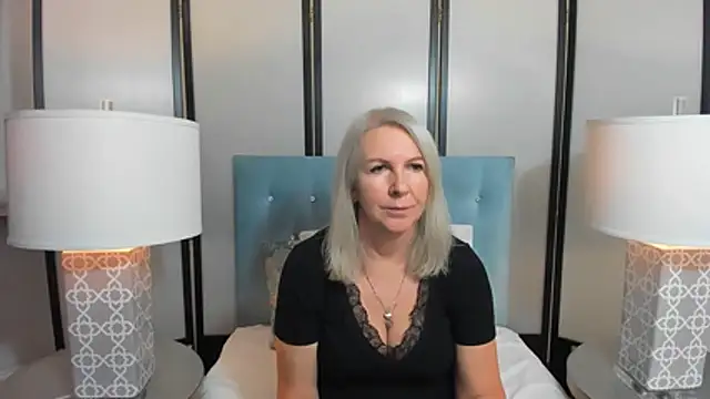 Snapshot of EricaTop chatting on 5, 11, 2025 EricaTop online show from 5, 11, 2025