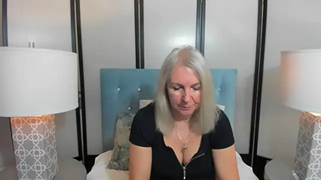 Snapshot of EricaTop chatting on 13, 11, 2025 EricaTop online show from 13, 11, 2025