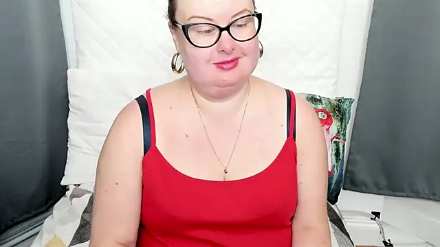 Snapshot of dirtyBonnie chatting on 2, 10, 2025 dirtyBonnie online show from 2, 10, 2025