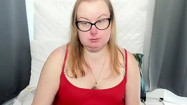 Snapshot of dirtyBonnie chatting on 16, 10, 2025 dirtyBonnie online show from 16, 10, 2025