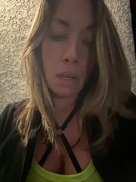 Snapshot of _NinaLuvSins_ chatting on 21, 10, 2025 NinaLuvSins online show from 21, 10, 2025