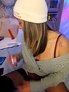 Snapshot of _NinaLuvSins_ chatting on 29, 10, 2025 NinaLuvSins online show from 29, 10, 2025