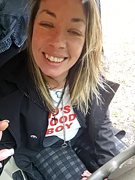 Snapshot of _NinaLuvSins_ chatting on 22, 11, 2025 NinaLuvSins online show from 22, 11, 2025