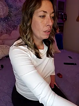 Snapshot of _NinaLuvSins_ chatting on 28, 11, 2025 NinaLuvSins online show from 28, 11, 2025