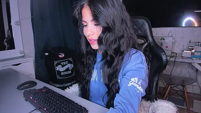 Lisegg  online show from 8, 1, 2025