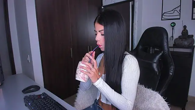 Lisegg  online show from 11, 2, 2025