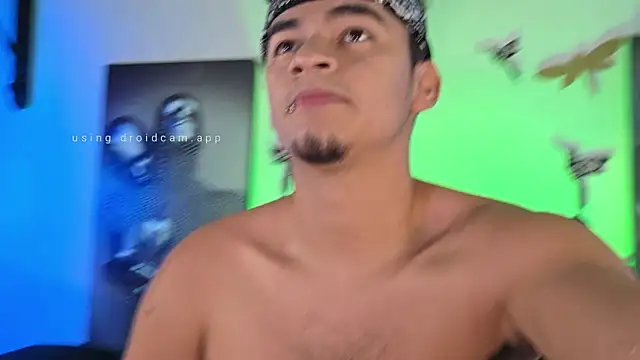 Snapshot of VikoHands chatting on 26, 11, 2025 VikoHands online show from 26, 11, 2025