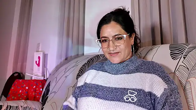 Snapshot of DeesseLuxure chatting on 11, 3, 2026 DeesseLuxure online show from 11, 3, 2026