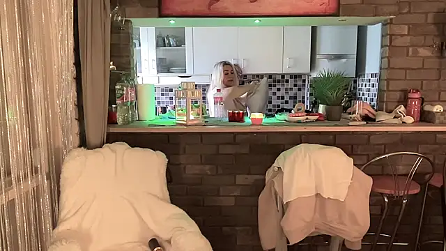 Snapshot of Monageil chatting on 2, 2, 2025 Monageil online show from 2, 2, 2025