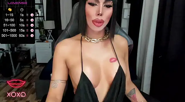 Snapshot of Forever_MissCandace chatting on 18, 12, 2024 Forever MissCandace online show from 18, 12, 2024