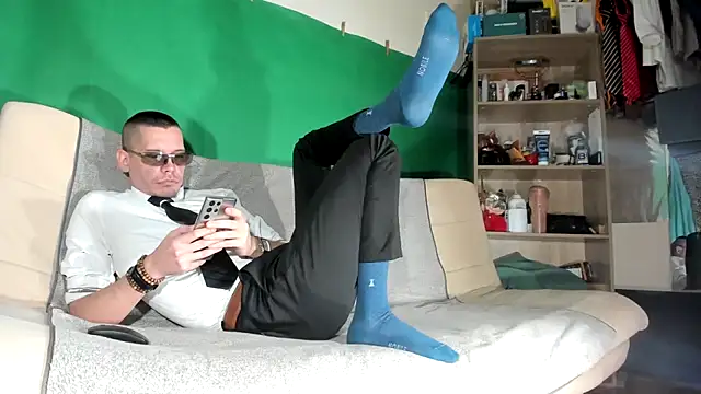 viraglaci18xh online show from 9, 3, 2026