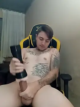 Snapshot of DanielMagains chatting on 18, 2, 2025 DanielMagains online show from 18, 2, 2025