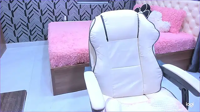 Snapshot of Toyota_Motor_Corporation chatting on 24, 10, 2025 Toyota Motor Corporation online show from 24, 10, 2025