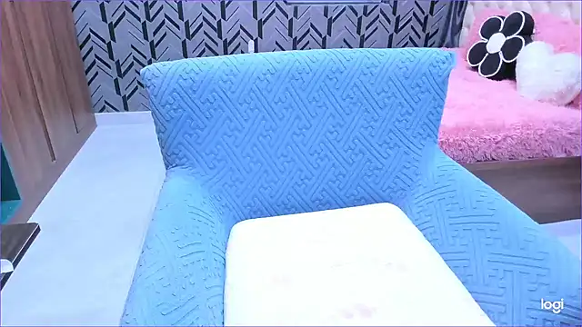 Snapshot of Toyota_Motor_Corporation chatting on 26, 11, 2025 Toyota Motor Corporation online show from 26, 11, 2025