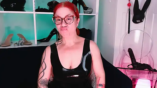 Ella  Kross online show from 15, 3, 2025