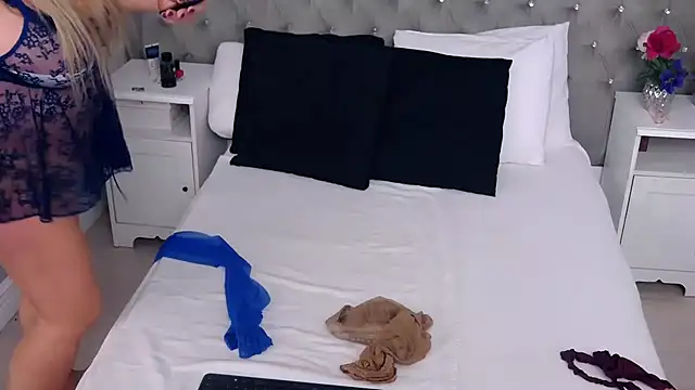 VoluptuousLeona online show from 19, 3, 2025