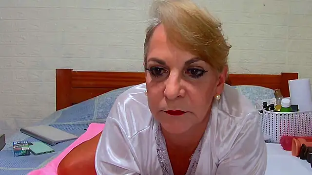 Snapshot of awild_kitten chatting on 2, 2, 2025 awild kitten online show from 2, 2, 2025