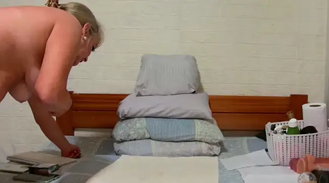 Snapshot of awild_kitten chatting on 2, 3, 2025 awild kitten online show from 2, 3, 2025