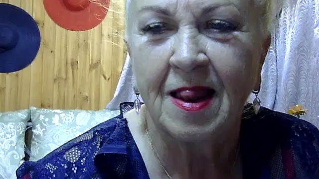 Emma52610 online show from 2, 10, 2025