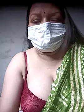 naughtymadam online show from 25, 4, 2026