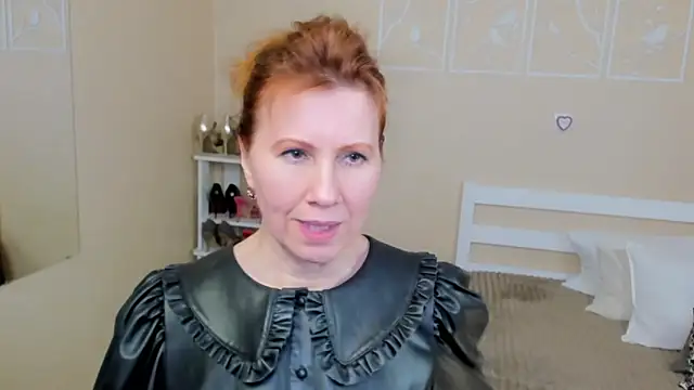 FoxySophia online show from 4, 3, 2025