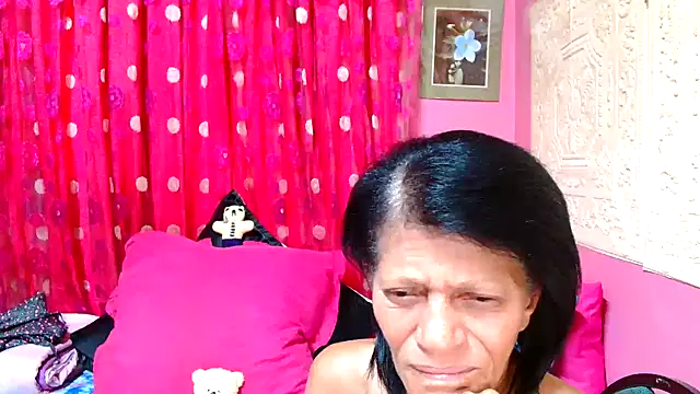Snapshot of SLUTTYROXY chatting on 3, 2, 2025 SLUTTYROXY online show from 3, 2, 2025