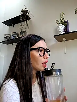 loveuu-bae online show from 17, 1, 2025