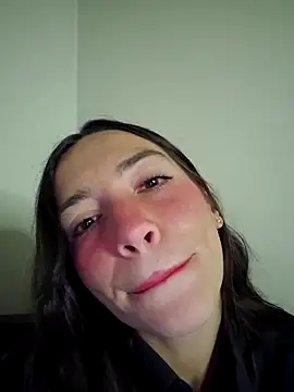 loveuu-bae online show from 10, 10, 2025