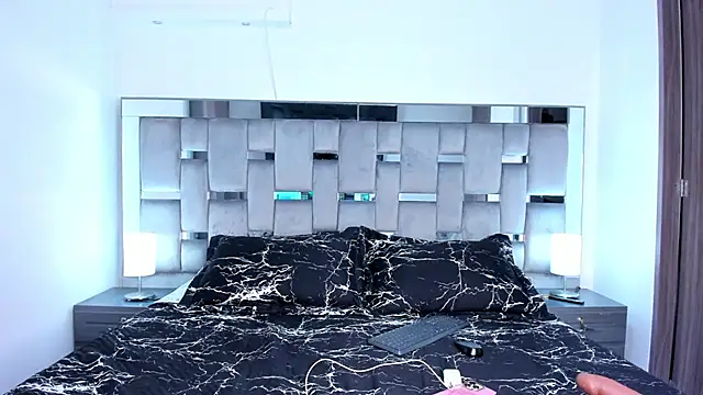 Cammiila online show from 6, 3, 2025